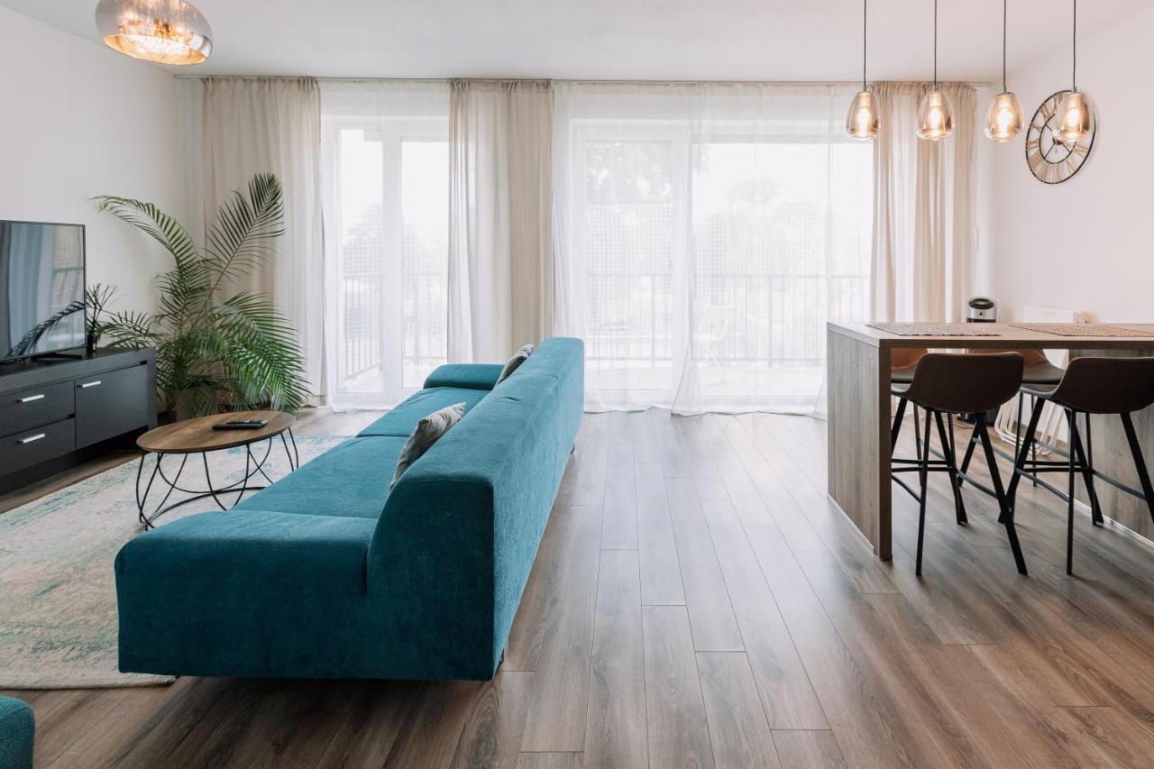 Revon Business Apartment Szenc Kültér fotó