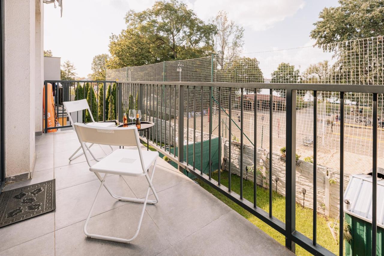 Revon Business Apartment Szenc Kültér fotó